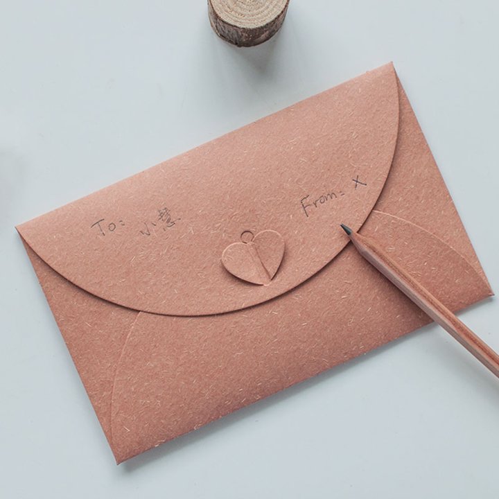 美好的情书用美丽的信封信纸配